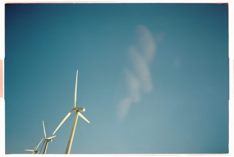 Gestire il vento: l’energia eolica offshore e il suo funzionamento